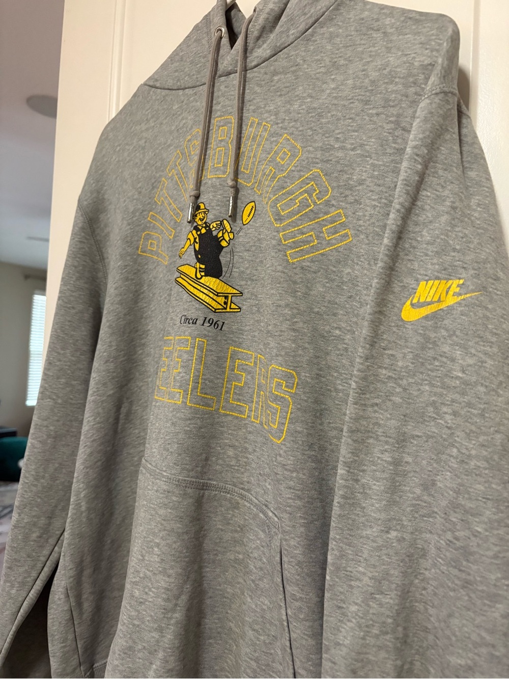 ⚫️⚫️Men’s Nike Steely McBeamPittsburgh Steelers Retro Gray Pullover Hoodie🏈 - Picture 5 of 7